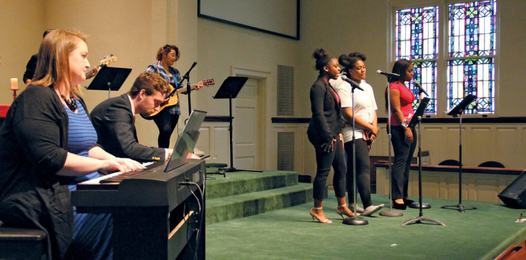 MCH Students Leading Worship